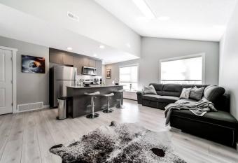 2Bd 1 Ba Townhouse w/ Attached Garage has Balcony rooms