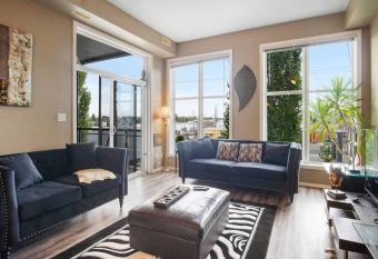 Home Away from Home Peaceful Gateway Wifi,UGprkg has Balcony rooms