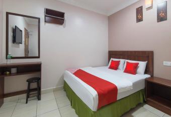 Kampar Times Inn Hotel allows 18 year olds to book a room