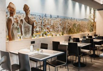 Hotel Travessera has Balcony rooms