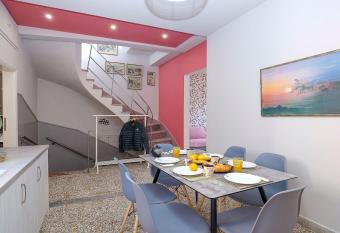 The Museum View Suite - Happy Rentals has Balcony rooms