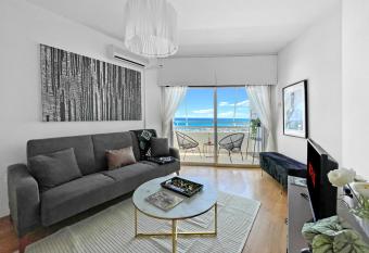 1BR Seaview Apt with community pool - Top location has Balcony rooms