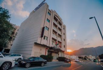 Sea Shore Hotel Apartment Khorfakkan allows 18 year olds to book a room