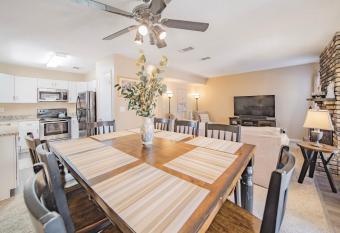 3BR Townhome 5 minutes From Beaches And Navy Base has Balcony rooms