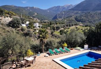 Siempre Verde has Balcony rooms