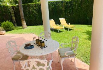 Soleado Albir allows 18 year olds to book a room