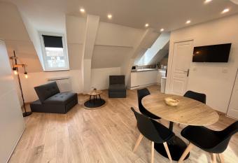 FAMILY STUDIO 3 allows 18 year olds to book a room