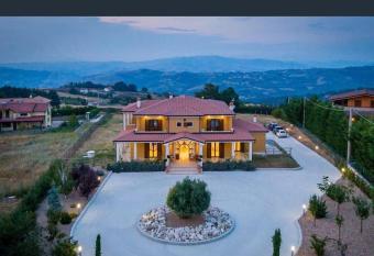 Villa Panorama has Balcony rooms