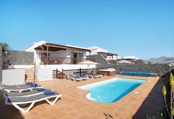 Villa Jeamir I has Balcony rooms