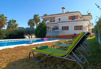 Villa del Mar has Balcony rooms