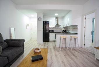 Saras allows 18 year olds to book a room