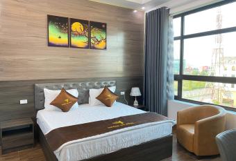 Kh  ch s   n Th     ng H   i B   c Giang allows 18 year olds to book a room