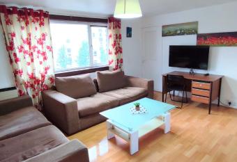 Cosy 2 Bedroom Apartment in the Heart of Edinburgh - Excellent Location has Balcony rooms