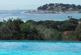 Les Citronniers - Splendide vue mer acc  s plage    pieds    5 minutes allows 18 year olds to book a room