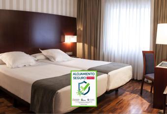 Zenit M  laga allows 18 year olds to book a room