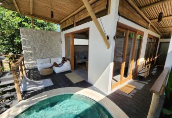 Jellyfish Villas Bingin Beach allows 18 year olds to book a room