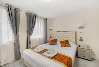 The Drake Hotel Plymouth allows 18 year olds to book a room