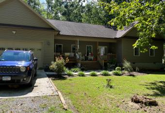 Cheryl & David   s Rural Retreat B & B has Balcony rooms
