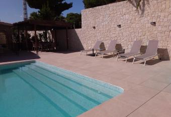 Appartement Barath  on Calpe allows 18 year olds to book a room