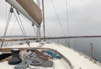 bed and boat allows 18 year olds to book a room