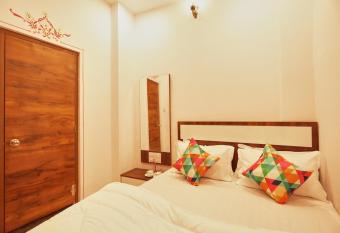 Neev Haweli allows 18 year olds to book a room