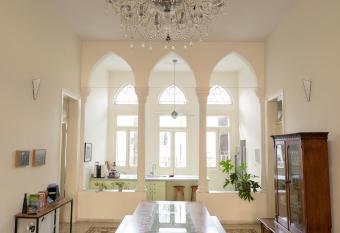 Yafo Creative Entire Apartment 5BR has Balcony rooms