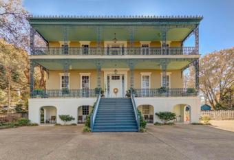 The Duff Green Mansion has Balcony rooms