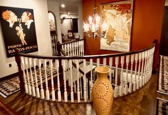 Neocolonial Nouveau Kensington allows 18 year olds to book a room