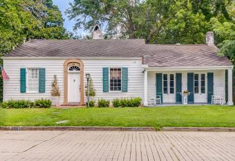 Steele Cottage allows 18 year olds to book a room