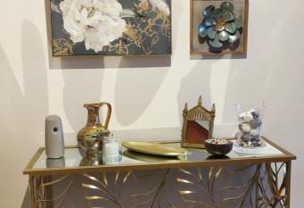 Divina 10 allows 18 year olds to book a room