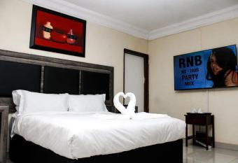 Tshukudu e Ntsho allows 18 year olds to book a room