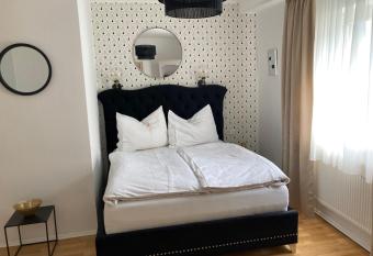 Sternenhimmel Gamlitz allows 18 year olds to book a room