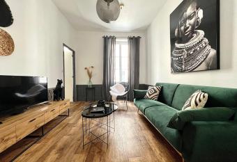 Bel appartement proche gare, centre ville d Angers allows 18 year olds to book a room