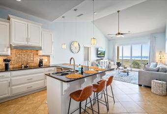 NEW! The Pelican Place - Amazing Views, Top Floor Condo has Balcony rooms
