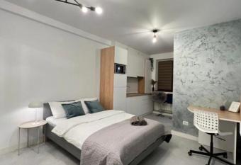 Beautiful apartment allows 18 year olds to book a room