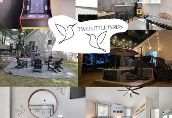 New Modern Chalet with Hot tub, Game Room has Balcony rooms