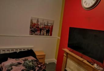 The Vacationers allows 18 year olds to book a room