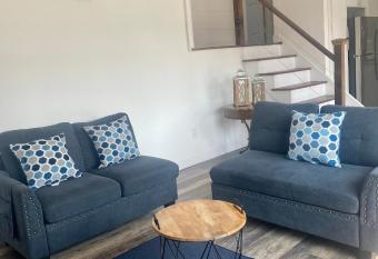 Catch n Relax Villa blue Inn has Balcony rooms