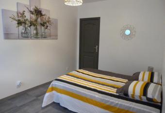 Appartement T.2 - Parking -Gratuit allows 18 year olds to book a room