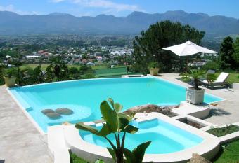 Perle Du Cap has Balcony rooms