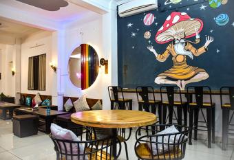 Blue River Hostel, Rishikesh has Balcony rooms