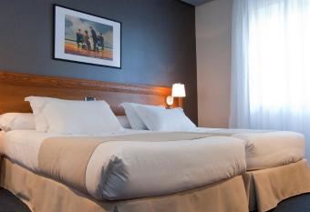 Felipe IV allows 18 year olds to book a room