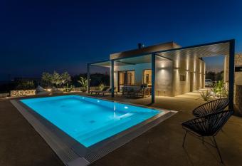 Astellas villa has Balcony rooms