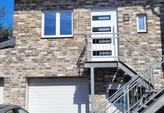 Sch  ne Maisonette D  ren allows 18 year olds to book a room