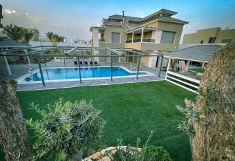 wolf gate villa l353 has Balcony rooms