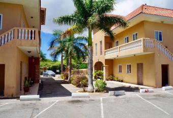 Dragon Villa Apartments Cura  ao has Balcony rooms