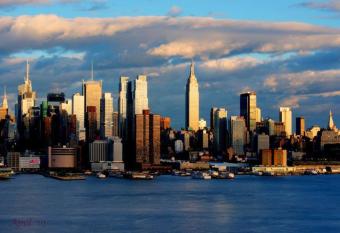 Cool 3 Br For U Near Manhattan View, 15 Min To Nyc allows 18 year olds to book a room