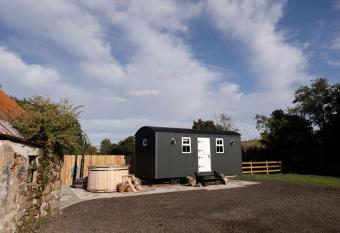 Barfield Shepherds Hut allows 18 year olds to book a room