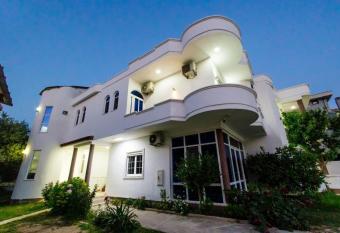 Flori Apartments allows 18 year olds to book a room