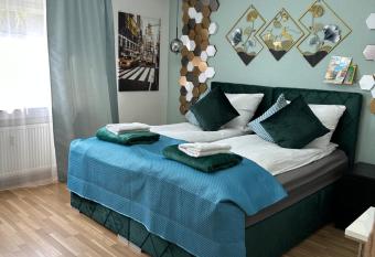 Diamanthaus deluxe 8 Koblenz has Balcony rooms